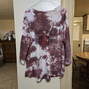 Torrid stretchy tie dye Raise Some Hell graphic top size 1X in great condition